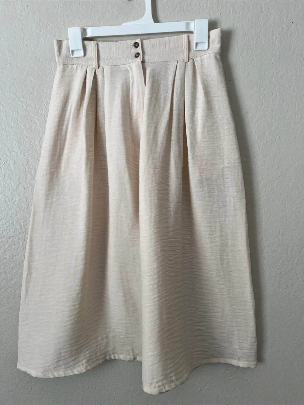 Like New! The Odells Classic Cream A-Line Midi Skirt in Size S